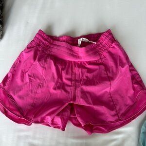 Lululemon Hotty Hot high rise 4” in Sonic Pink Size 8